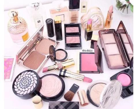 22歲女大學生化妝品過敏引發多器官衰竭，ICU16天后家人含淚放手